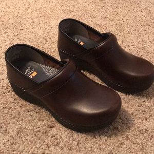 Dansko xp 2.0 Pull On Clogs